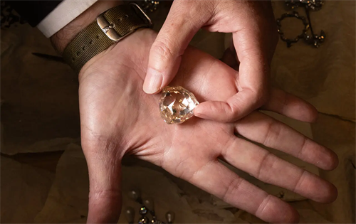 A legendary diamond, thought to be lost for 100 years, is available for public viewing at an exhibition in Canada. | Source: The New York Times