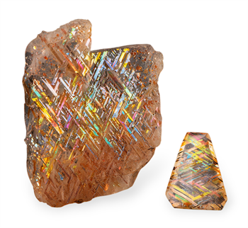 Rainbow Lattice Sunstone was introduced to the world as a completely new gemstone. Image: Darren Arthur of Dazlyn Gems
