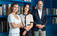 <b>L to R:</b> Aurélie Streit (Vice President, FHH), Johanna Levy (VP, Communications & Corporate Affairs, GIA), Pascal Ravessoud (Vice President, FHH) | Source: GIA