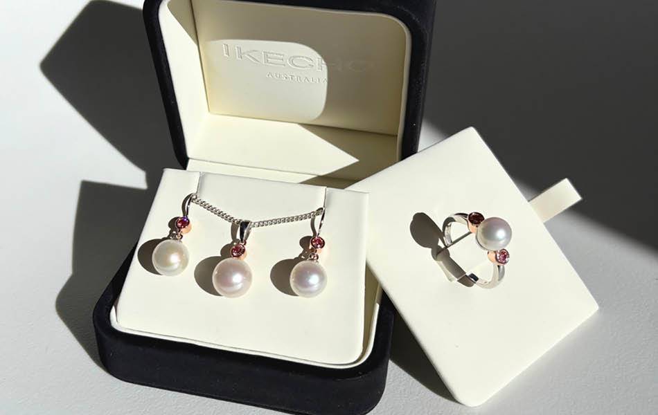 9ct white gold — Edison pearls, pink lab-grown diamonds, rose gold details, ring/pendant/earrings. | Source: Ikecho Australia
