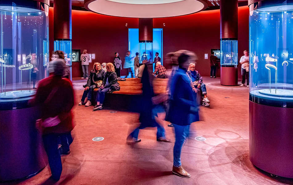 The doors have been closed on one of the largest jewellery showcases in Australian history, with more than one-quarter of a million people visiting the exhibition. | Source: National Gallery of Victoria