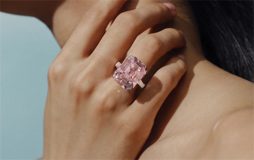 At an upcoming auction in Geneva, a massive fancy colour pink diamond will take centre stage with a hefty pre-sale estimate. | Source: Christie's