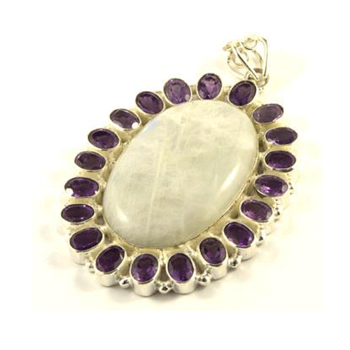 Silver Quote's moonstone pendant Silver Quote's moonstone pendant