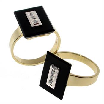 The black onyx and gold rings