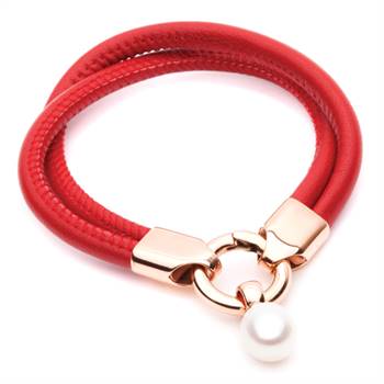 Pearl Perfection's soft leather bracelet