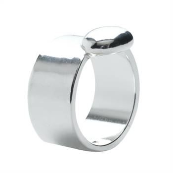 Julie Eynon's 'Voyage Adrift' ring