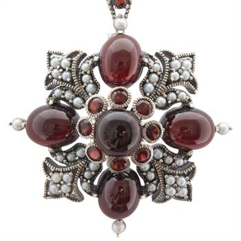 SJ Jewels' new gem-encrusted pendant/brooch