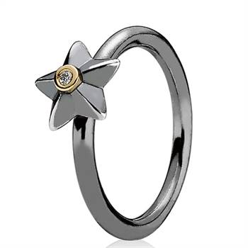 The 'Star' ring from Pandora's 'Romantic Rock' collection