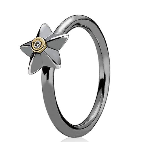 The 'Star' ring from Pandora's 'Romantic Rock' collection