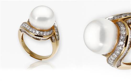Atlas Pearls and Perfumes' South Sea pearl ring