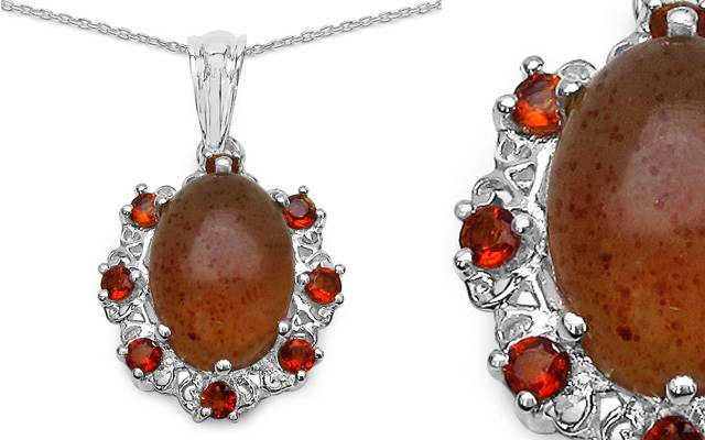 Gallant Jewellery's amber pendant necklace