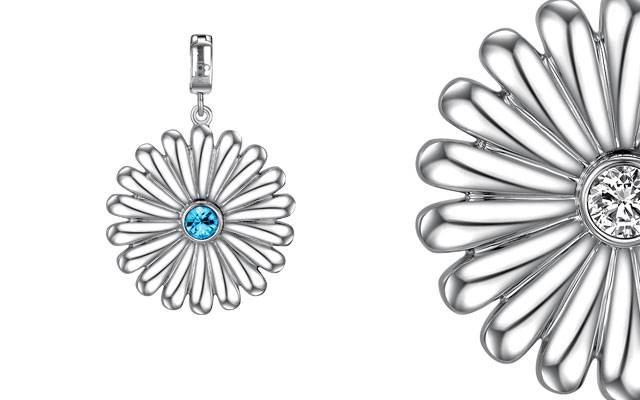 Kagi’s Hope Daisy reversible pendant