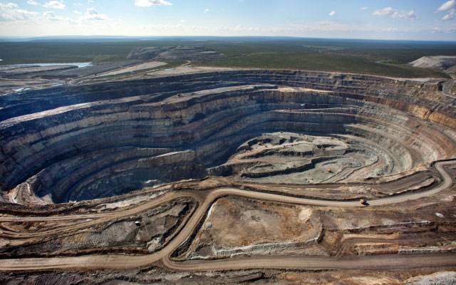 Alrosa has downgraded its production plan for 2016 from 39 million carats of rough diamonds to 37 million