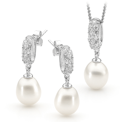 Ikecho's new matched earring and pendant set